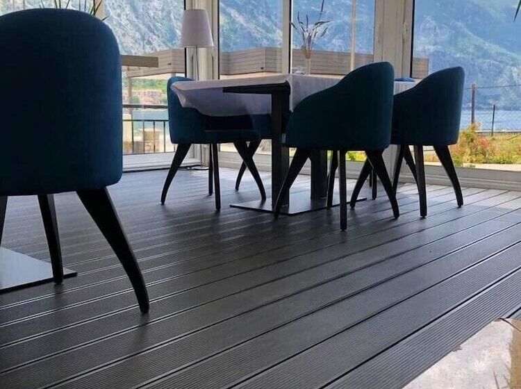 هتل Montebay Perla