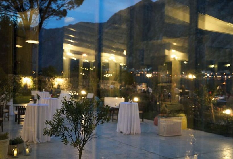 هتل Montebay Perla