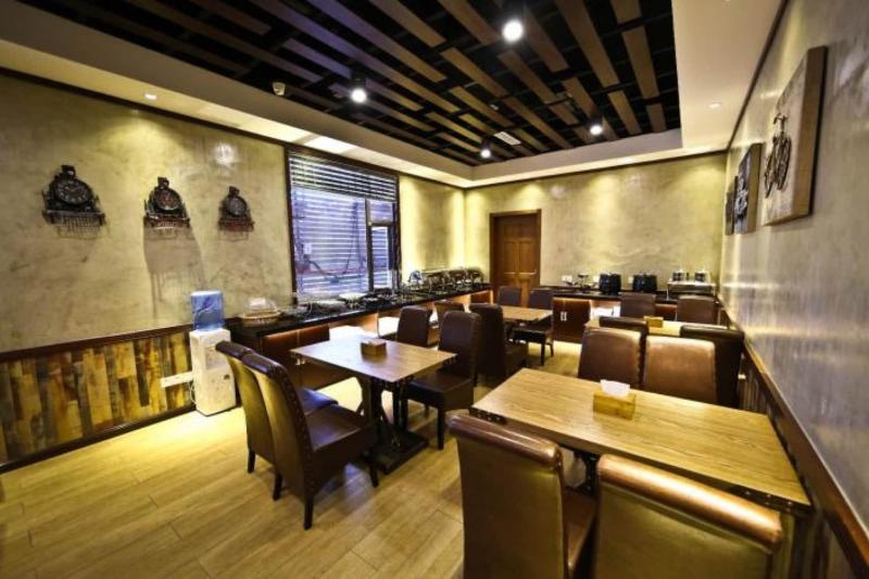 Time Traveller Hotel   Near Beijing Panjiayuan Antique Market, Beijing Happy Valley, Cbd, China Zun