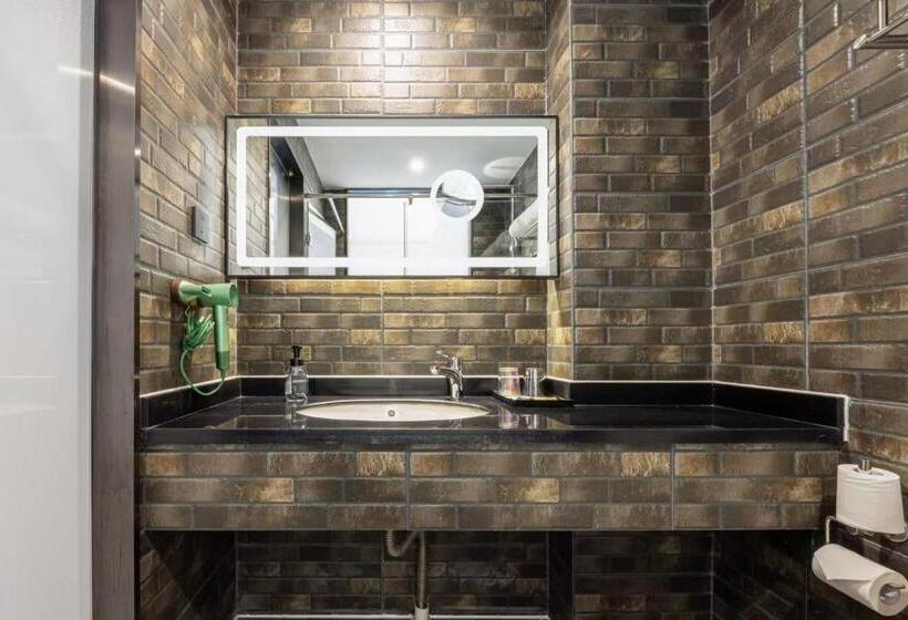 Time Traveller Hotel   Near Beijing Panjiayuan Antique Market, Beijing Happy Valley, Cbd, China Zun