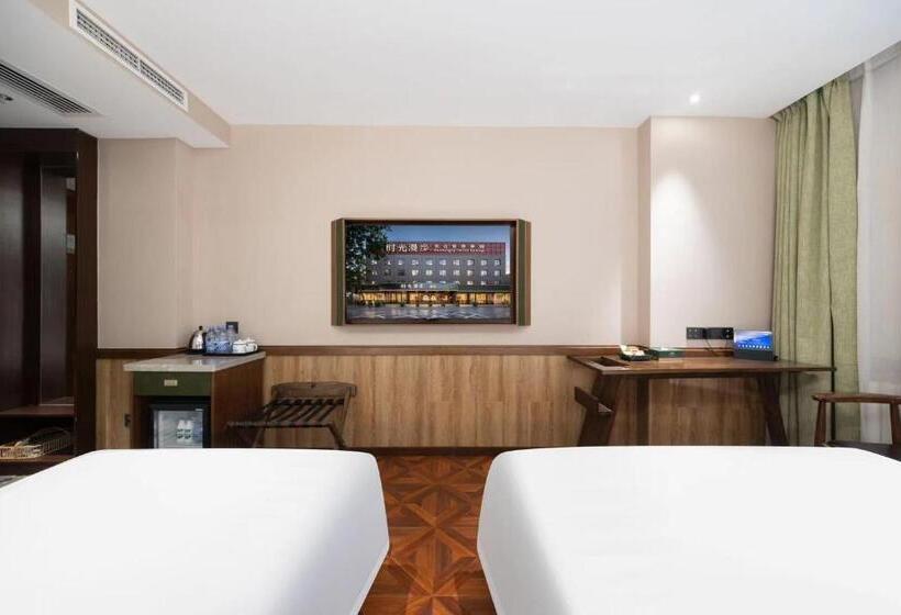 Time Traveller Hotel   Near Beijing Panjiayuan Antique Market, Beijing Happy Valley, Cbd, China Zun