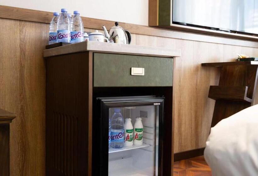 Time Traveller Hotel   Near Beijing Panjiayuan Antique Market, Beijing Happy Valley, Cbd, China Zun