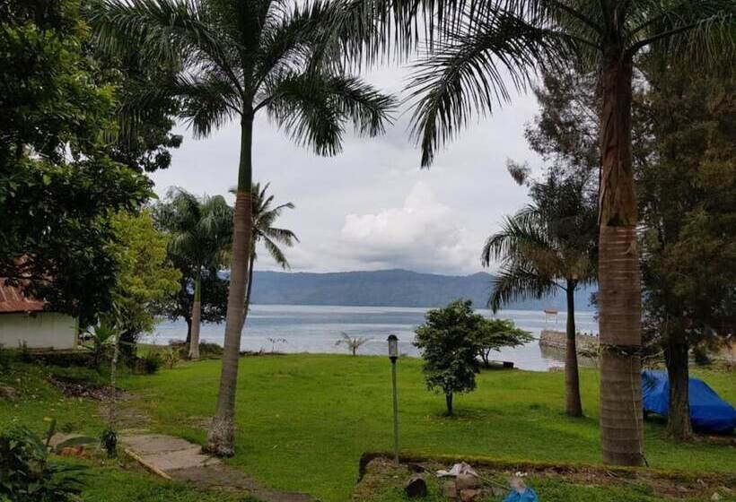 ホテル Penginapan Rodeo