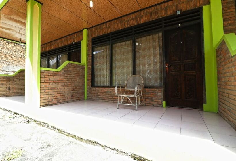 ホテル Penginapan Rodeo