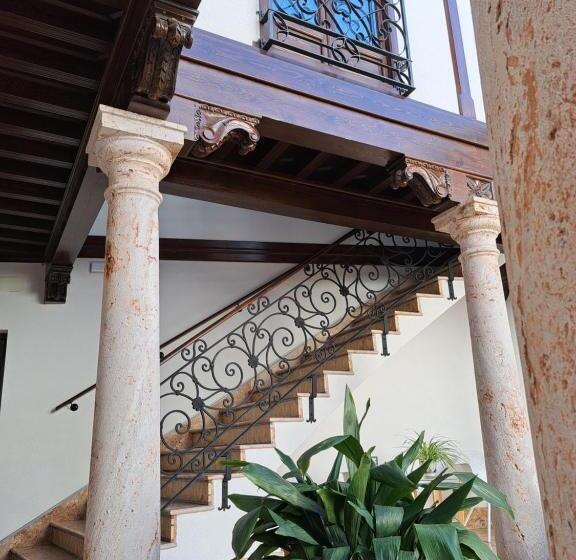 هتل Qb Almagro Centro