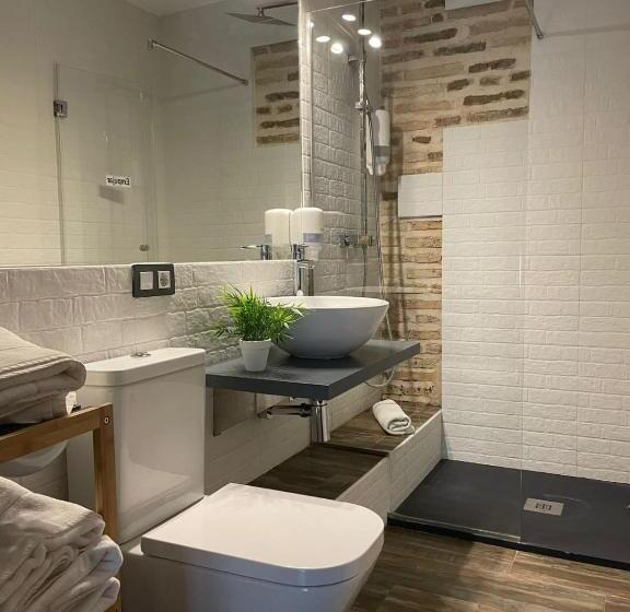 هتل Qb Almagro Centro