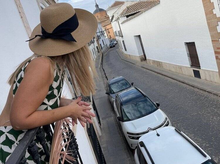 هتل Qb Almagro Centro