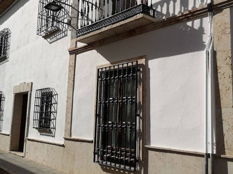 هتل Qb Almagro Centro