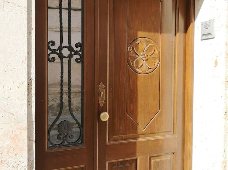 هتل Qb Almagro Centro