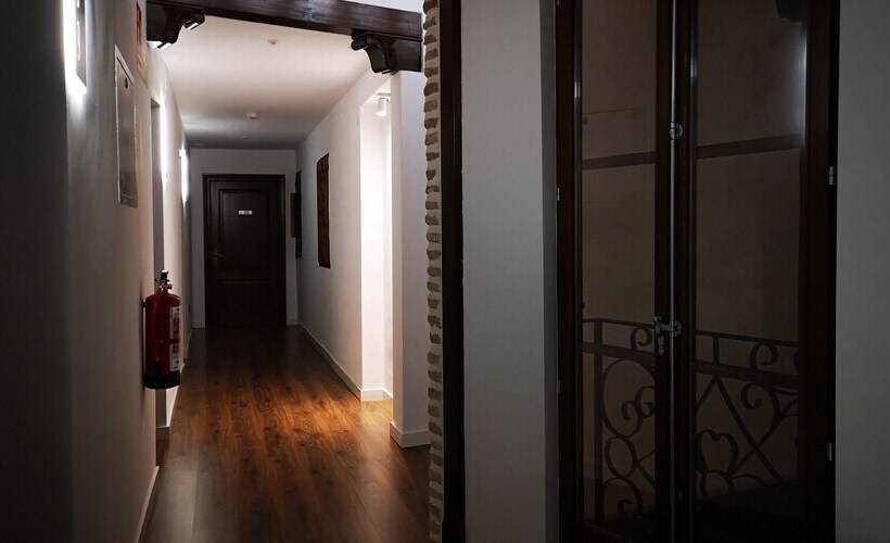 هتل Qb Almagro Centro