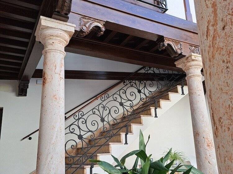 هتل Qb Almagro Centro