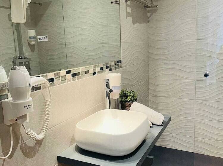 هتل Qb Almagro Centro