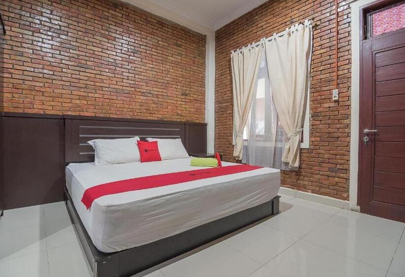 Отель Reddoorz Plus Near Cambridge City Square 2