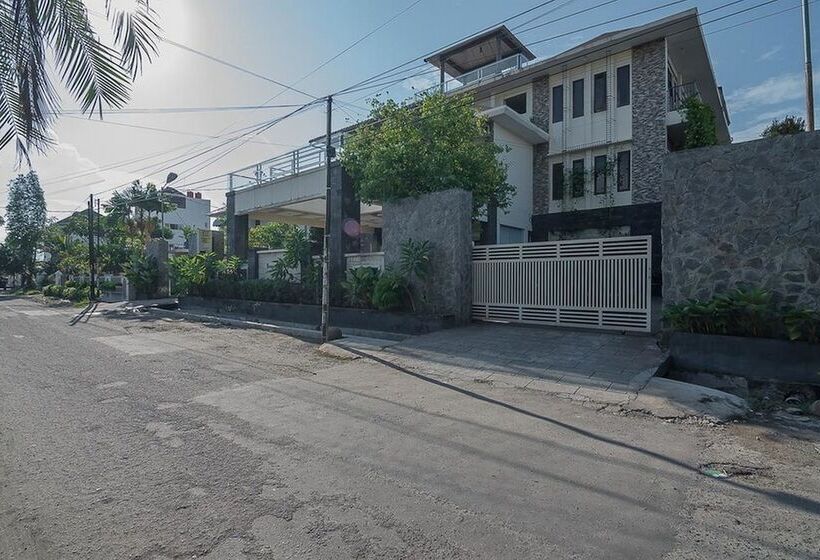 호텔 Reddoorz Plus Near Cambridge City Square 2