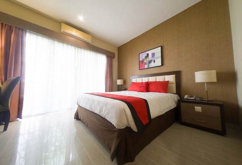 Отель Reddoorz Plus Near Universitas Negeri Makassar 2