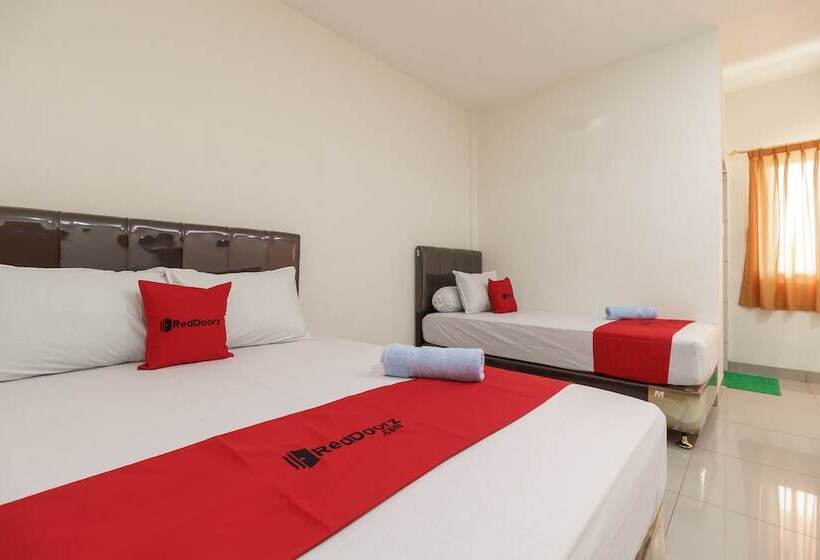 호텔 Reddoorz Syariah Near Universitas Serambi Mekkah