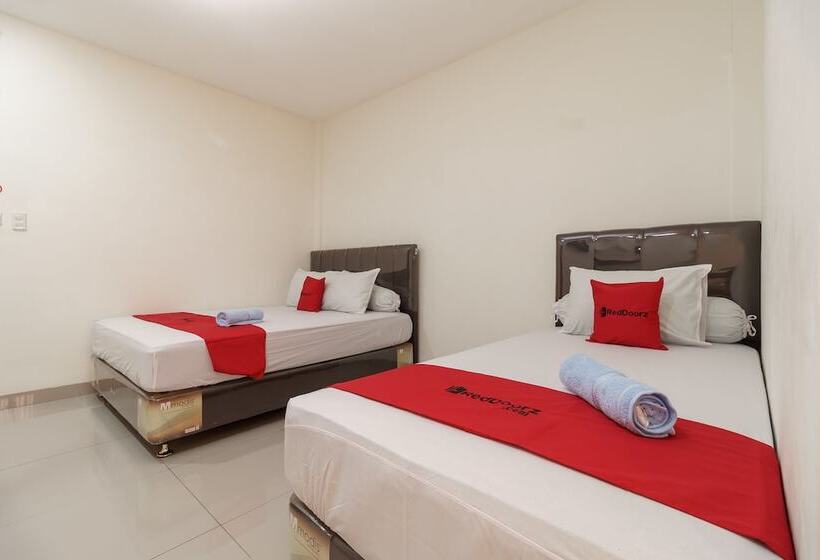 호텔 Reddoorz Syariah Near Universitas Serambi Mekkah