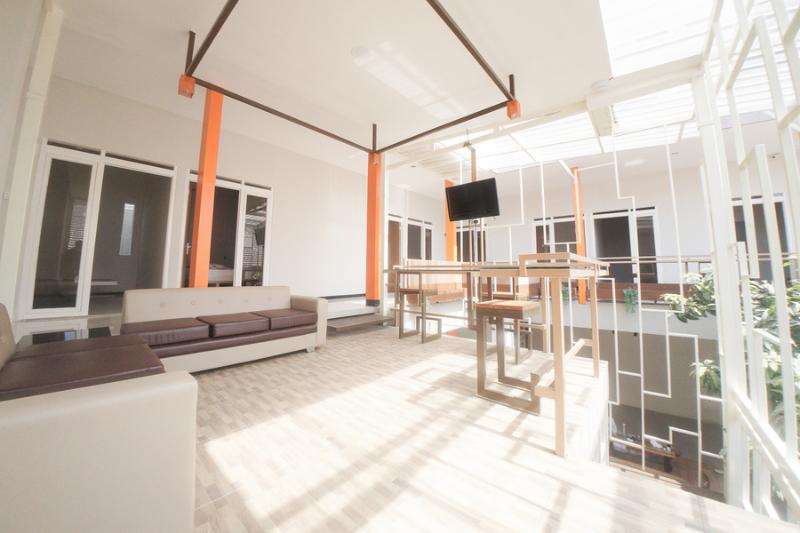 酒店 Reddoorz Syariah Near Transmart Mx Malang