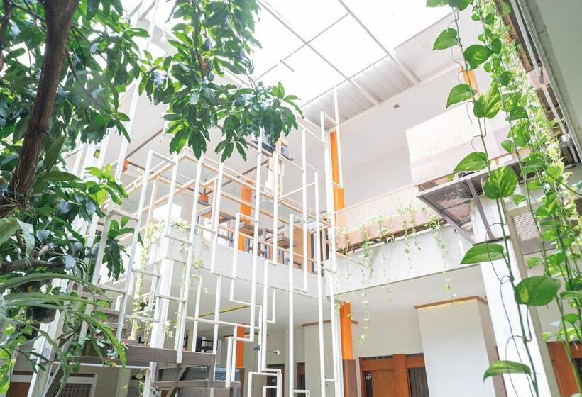 酒店 Reddoorz Syariah Near Transmart Mx Malang