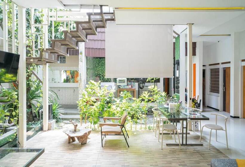 酒店 Reddoorz Syariah Near Transmart Mx Malang