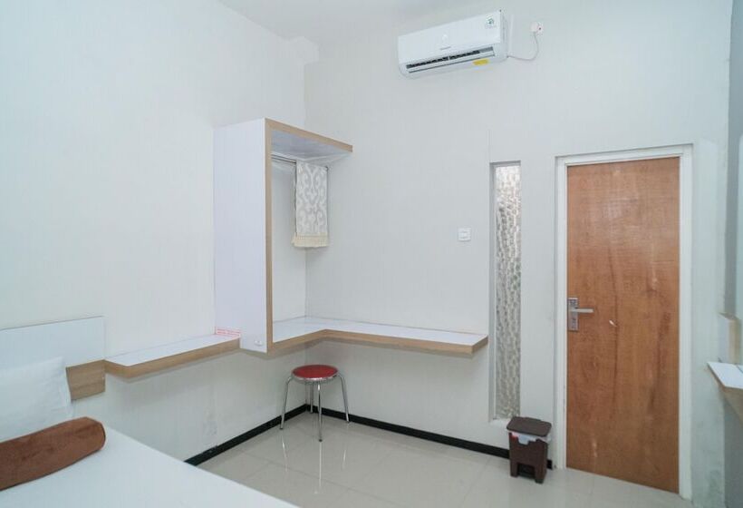 酒店 Reddoorz Syariah Near Transmart Mx Malang