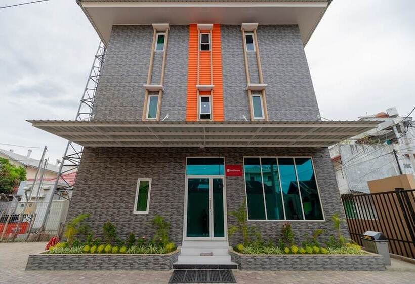 Отель Reddoorz Syariah @ Panglima Polem Aceh