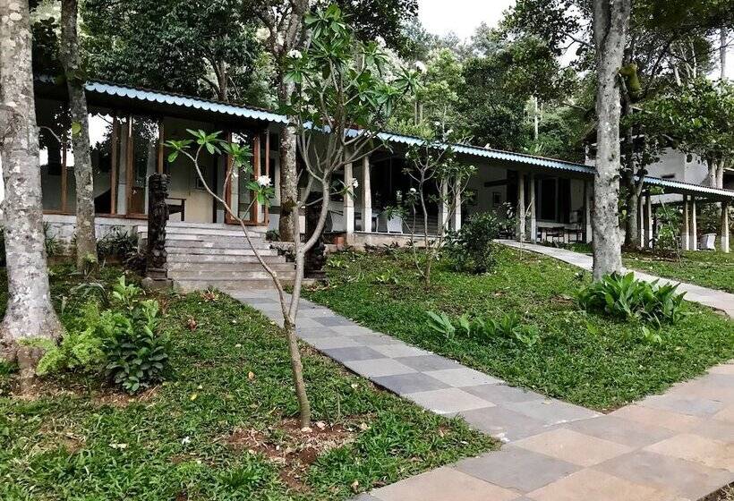 בית מלון כפרי Shambala Yercaud