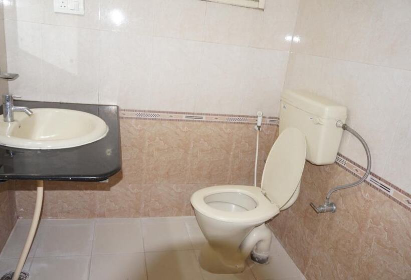 בית מלון כפרי Surya Residency Majestic