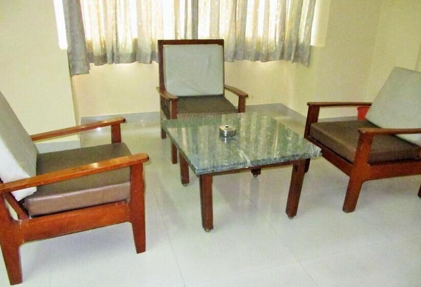 בית מלון כפרי Surya Residency Majestic