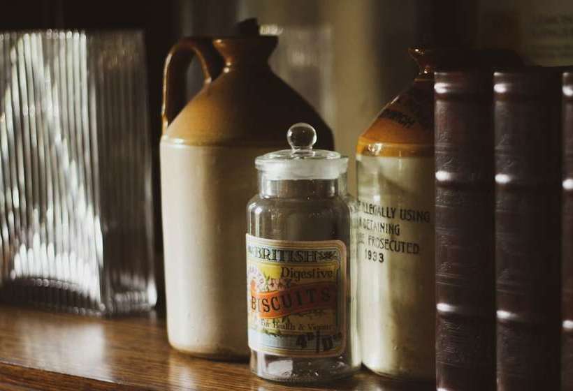 Отель The Coachman