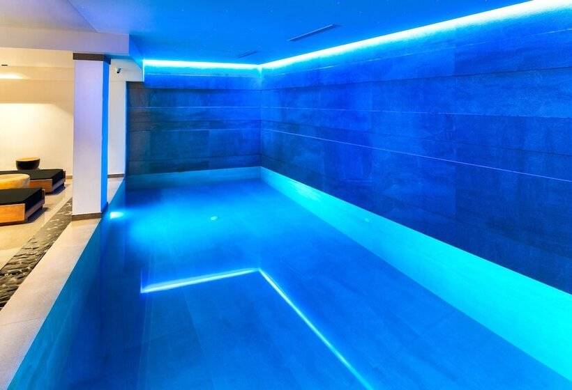 هتل Uma Ray Suites