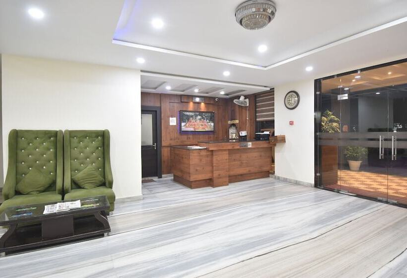 ホテル Vaishno Devi Heights