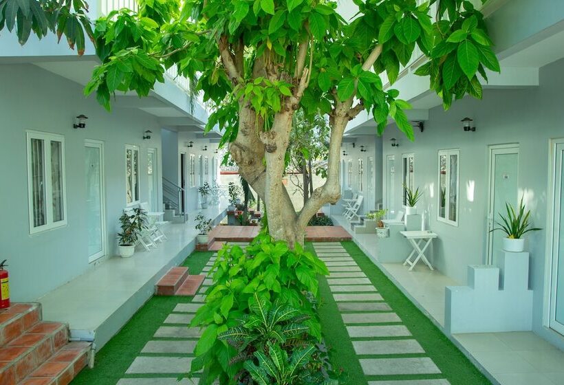 Nu Cuoi Mui Ne Hotel & Restaurant