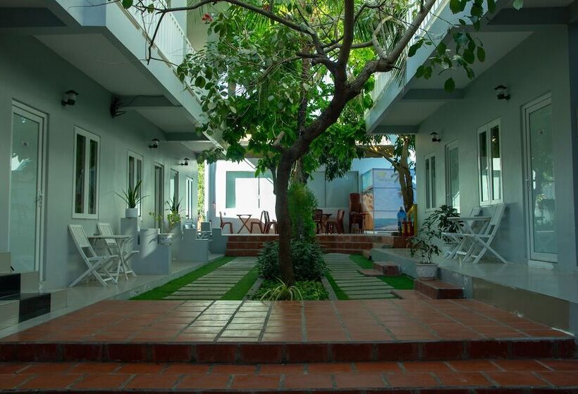 Nu Cuoi Mui Ne Hotel & Restaurant