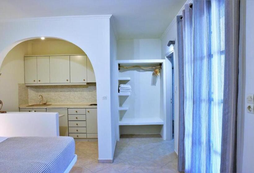 بنسيون Avra Milos