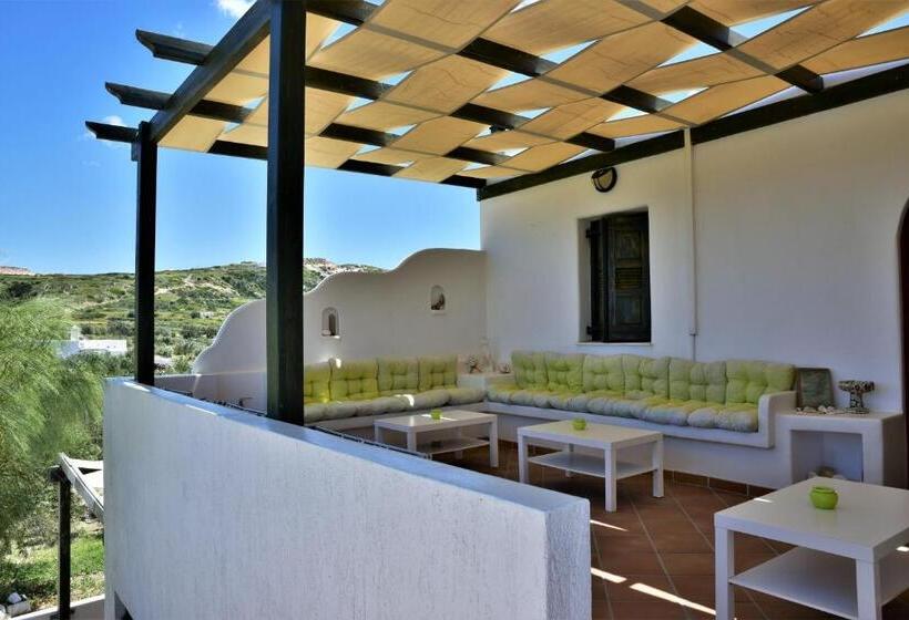 بنسيون Avra Milos