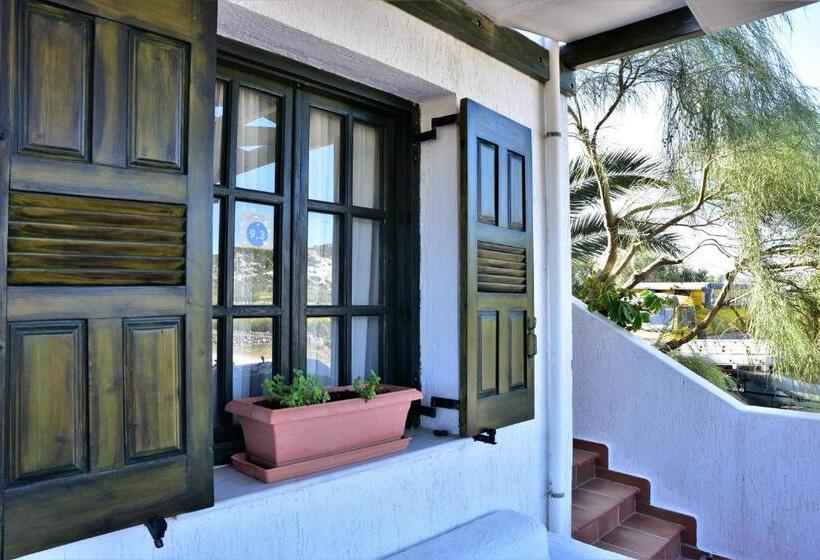 بنسيون Avra Milos