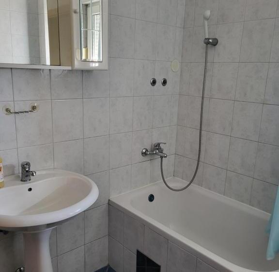 بنسيون Guest House Talas