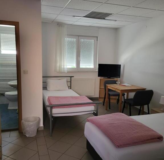 بنسيون Guest House Talas