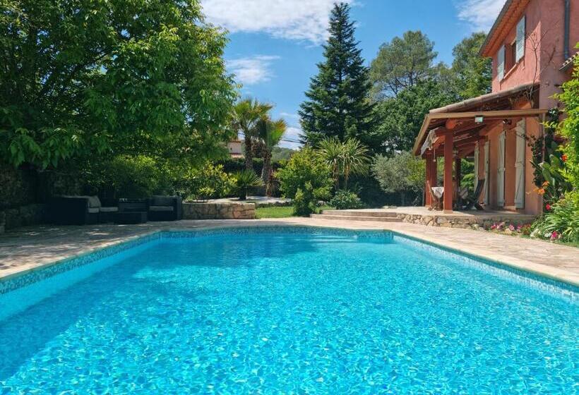 بنسيون L Eden Provencal