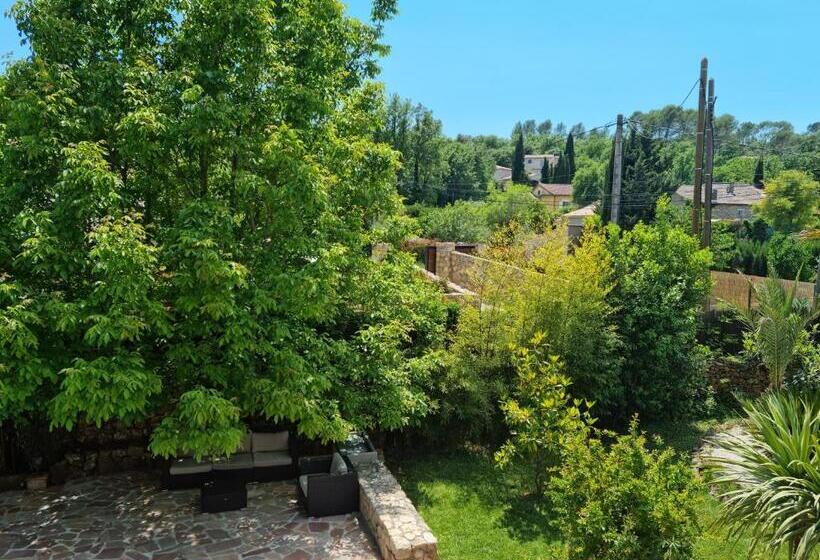 بنسيون L Eden Provencal