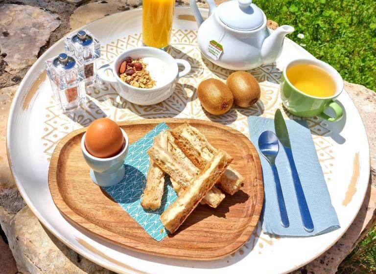 بنسيون L Eden Provencal