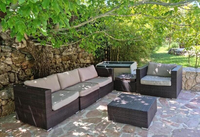 بنسيون L Eden Provencal