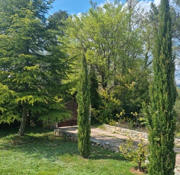 بنسيون L Eden Provencal