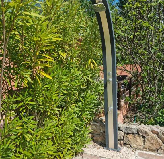 بنسيون L Eden Provencal