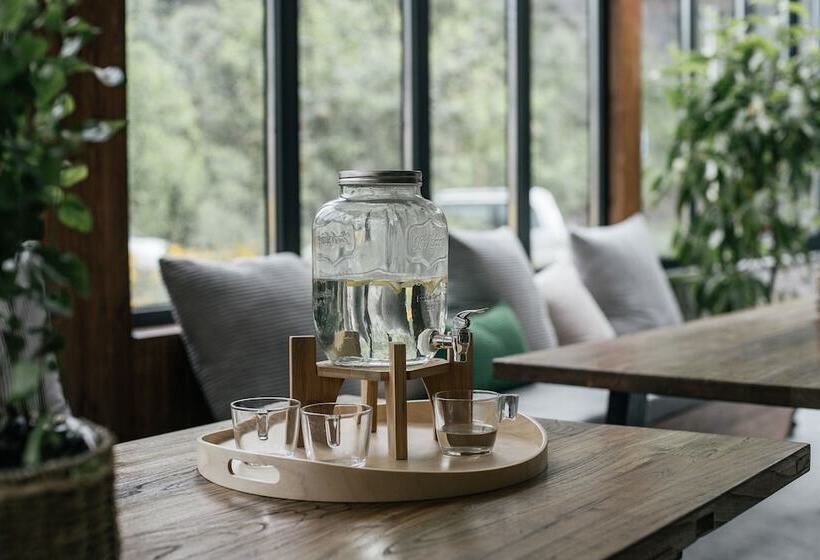 Пансион Vinawhisper Boutique