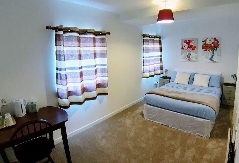 إقامة Comfort Cork Center