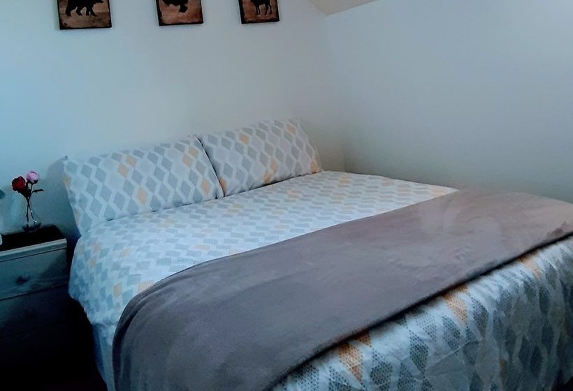 إقامة Comfort Cork Center