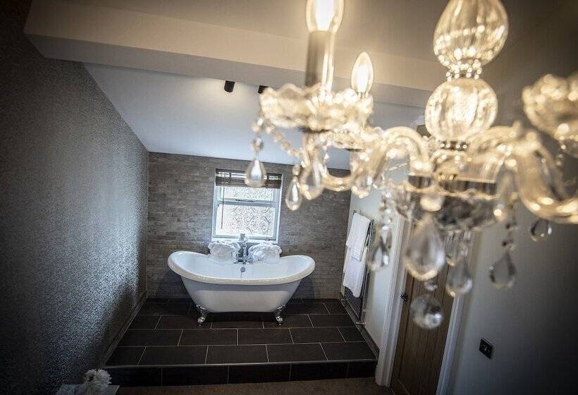 The George Wright Boutique Hotel, Bar & Restaurant