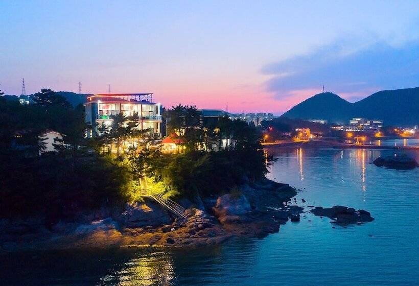 Tongyeong Honey Spa Pension